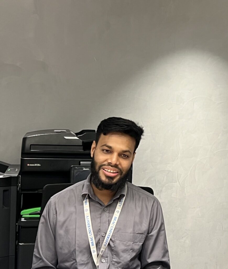 সাইদুল ইসলাম, সিএসই বিভাগের একজন কর্মচারী Photo Credit -Wanisa Karim Mahdia