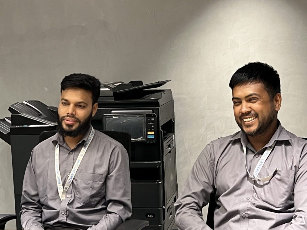 সাইদুল এবং ওয়াহিদ তাদের গল্প শেয়ার করছেন Photo credit -  Wanisa Karim Mahdia