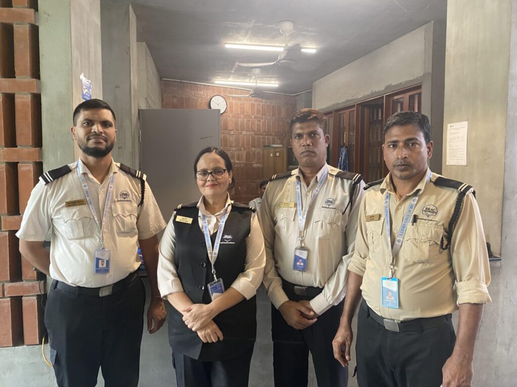 বাম দিক থেকে মোহাম্মদ মাহমুদুল হাসান, মুস্তারি বেগম, মোহাম্মদ আত্তাব উদ্দিন, মোহাম্মদ আবদ Photo credit - Navid Faruque